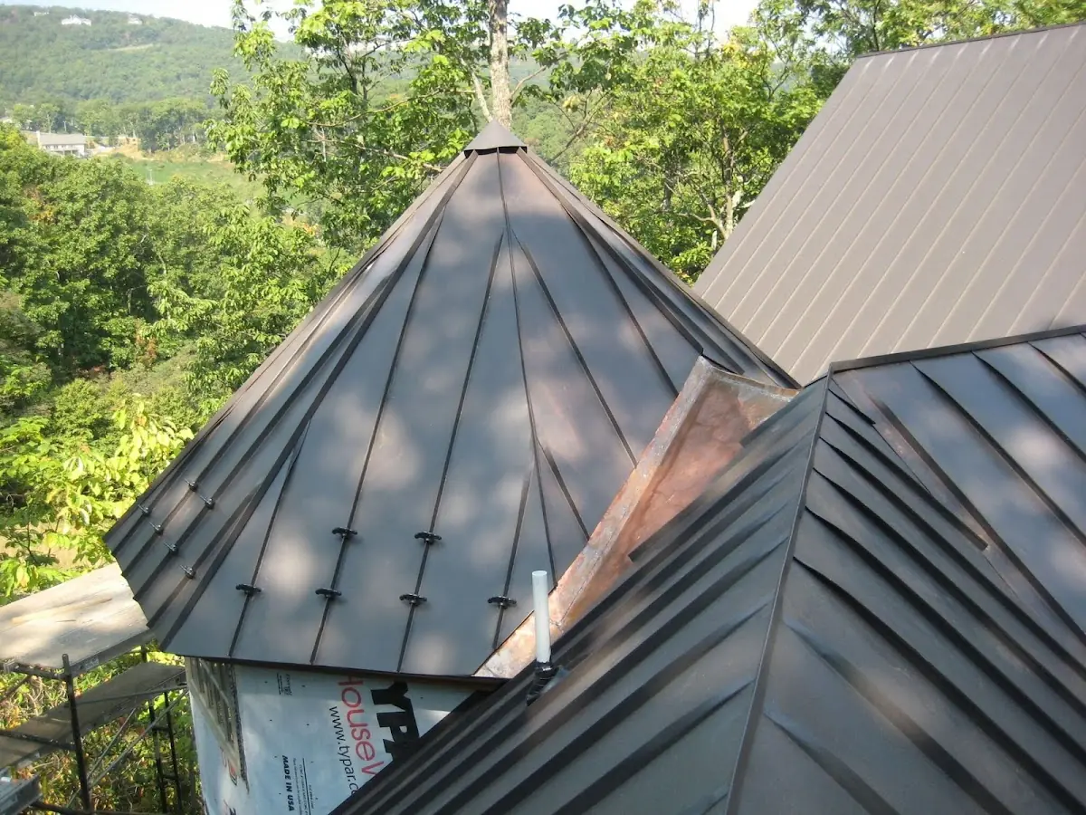 Professional Roof Tarp Installation by Craftsman Roofing in Riverbend